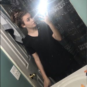 Black w/ blue detail scrubs 🤩🤩